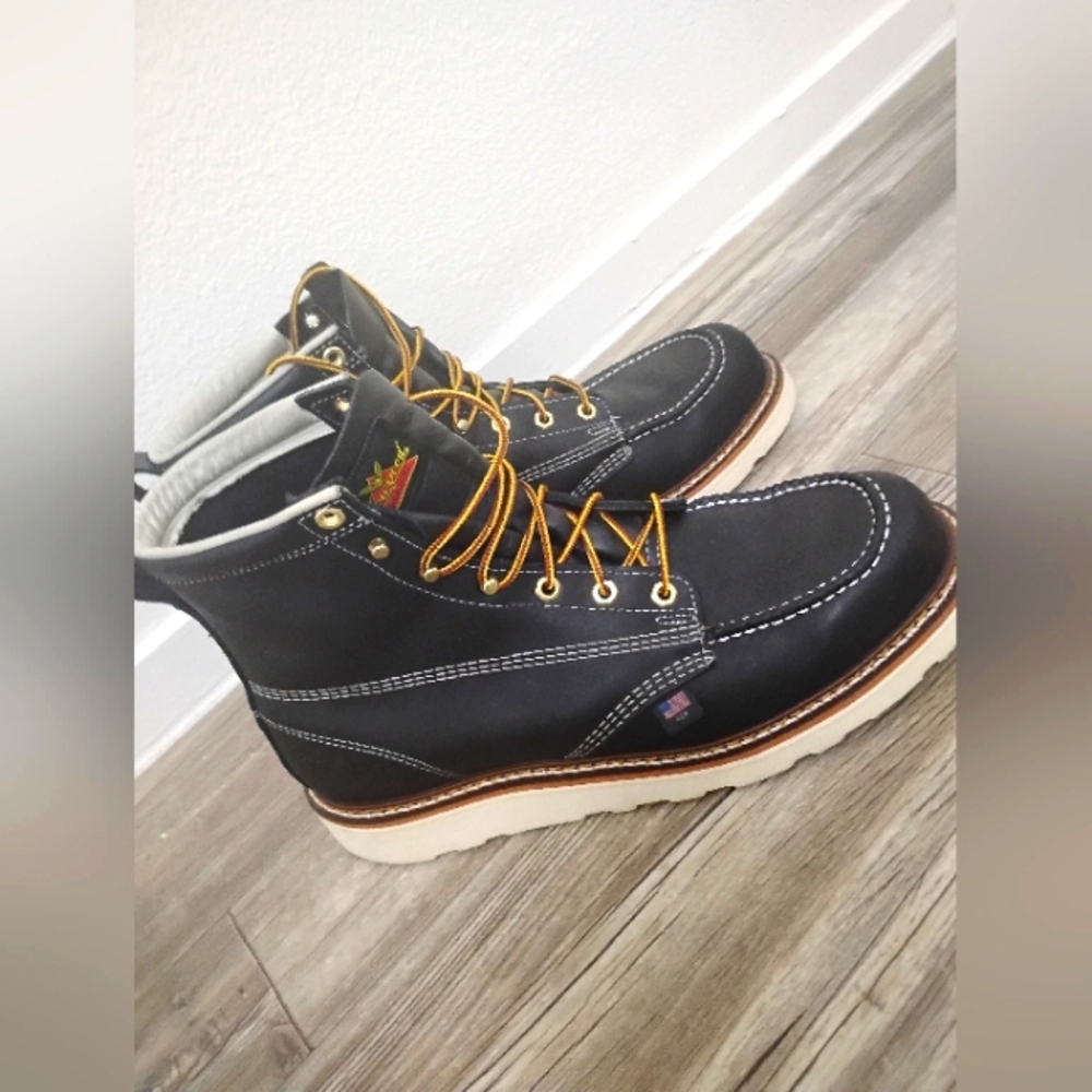 Thorogood Black Leather Men's Boots